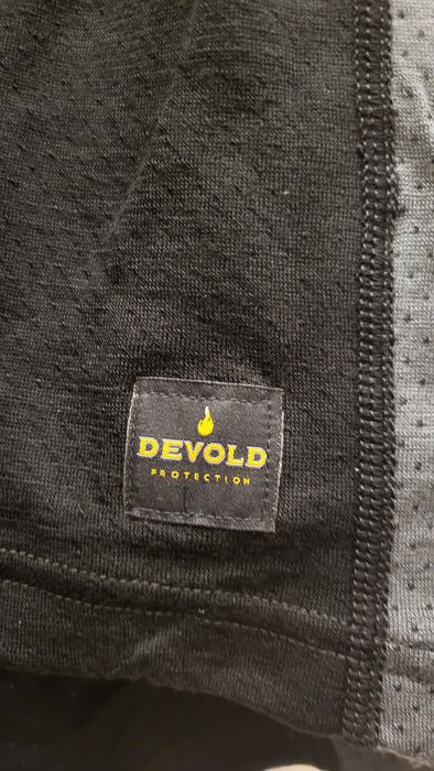 DEVOLD - Bluzka termoaktywna z wełny Merino.