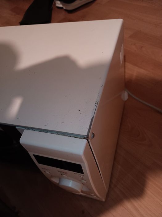 Kuchenka mikrofalowa Whirlpool VIP20 używana ( do kuchni, na działkę,