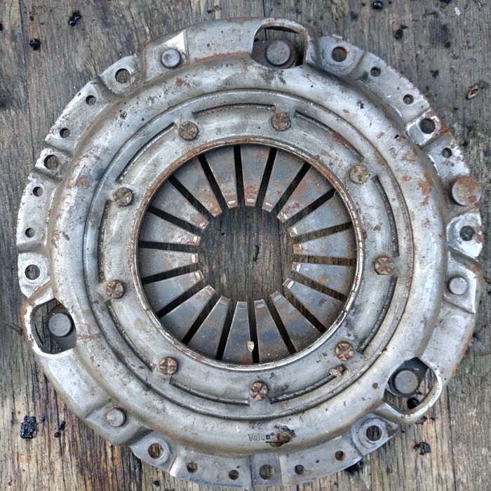 Корзина та диск зчеплення мазда 262