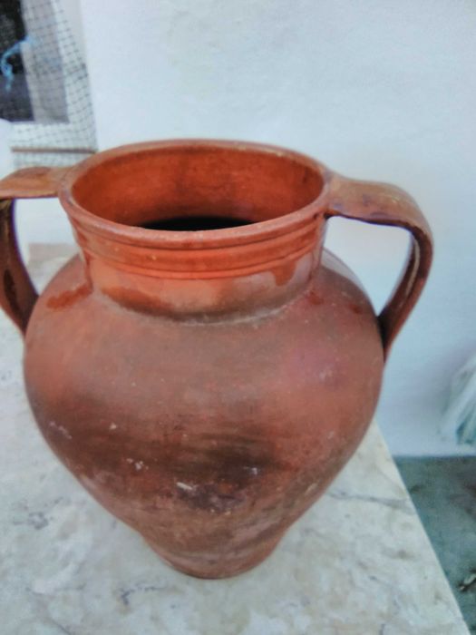 Potes antigos  de barro