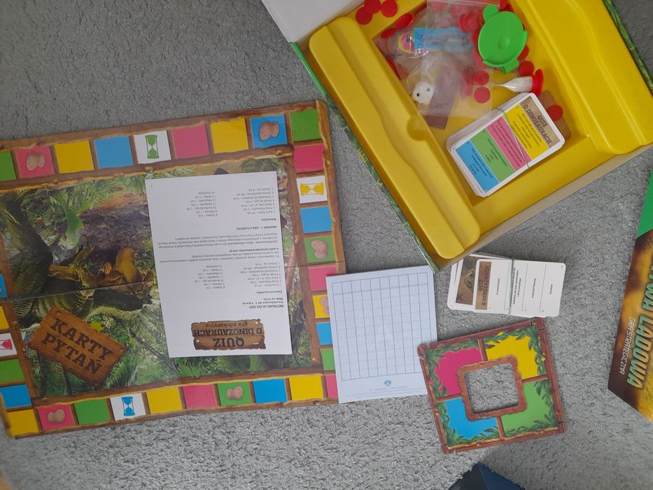 Gra planszowa quiz o dinozaurach