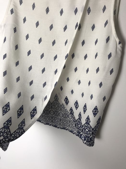 Biała krótka bluzka, crop top z wiskozy granatowe wzory H&M