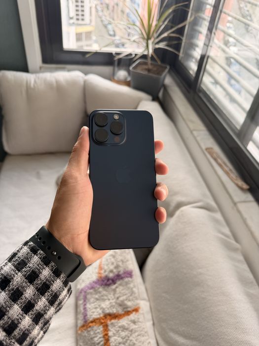 Iphone 15 pro max azul