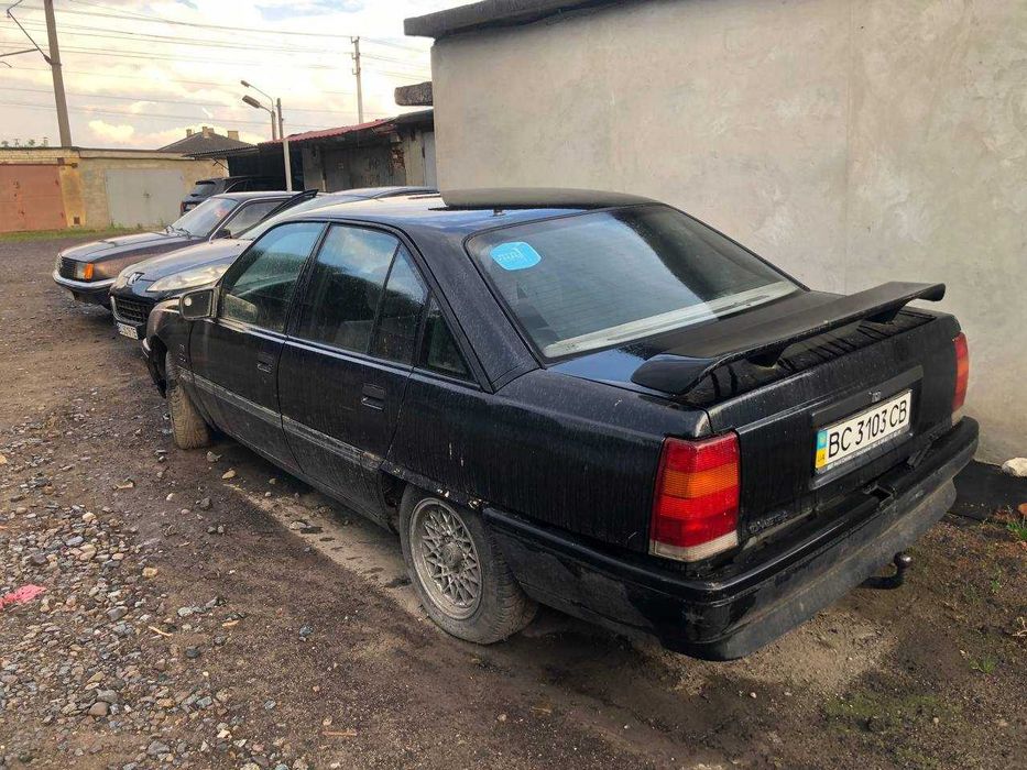 Opel Omega A 2.4 1989