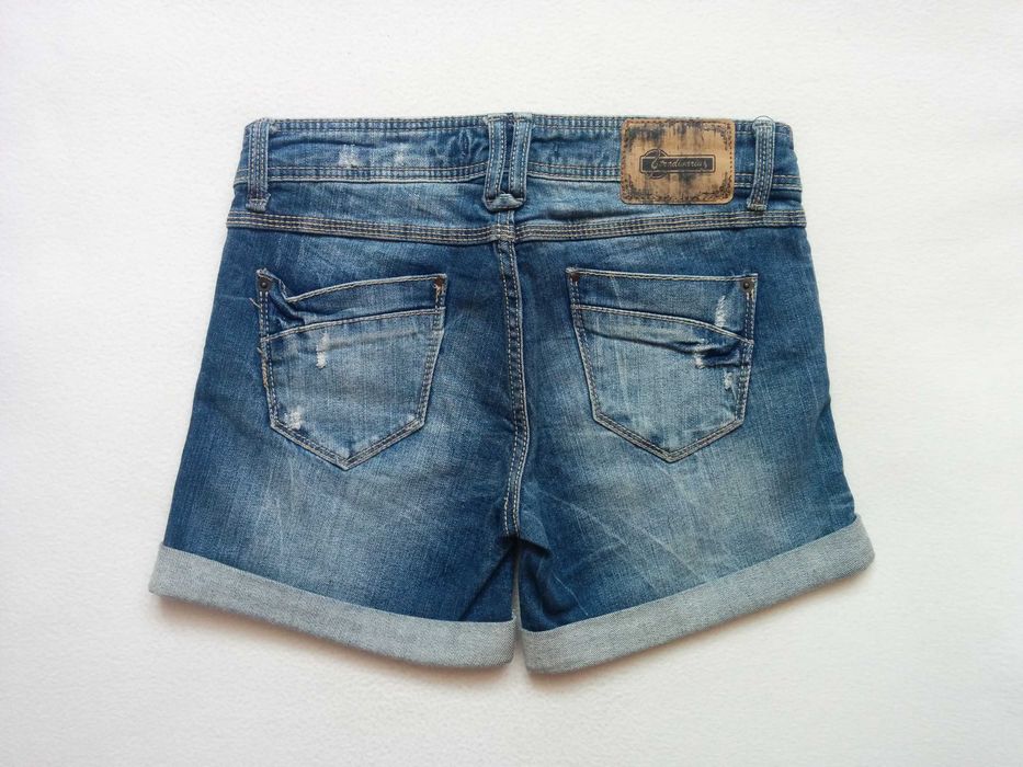 STRADIVARIUS jeansowe krótkie spodenki - dżinsowe szorty