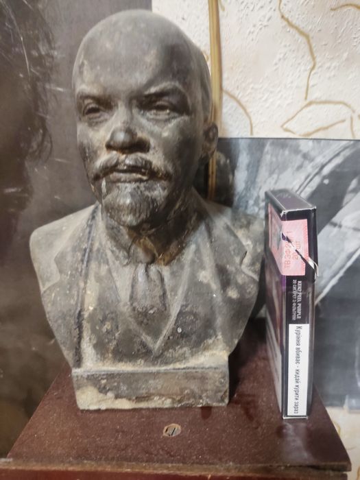 Бюст Владимира Ленина