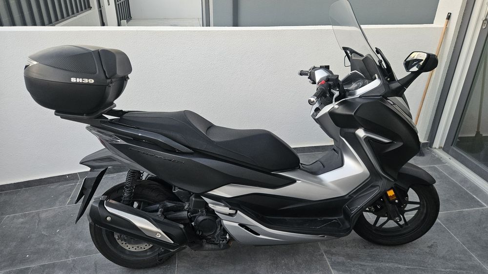 Honda Forza 300 (2019) – Livro de Revisões Honda, Top Case e Tucano Urbano