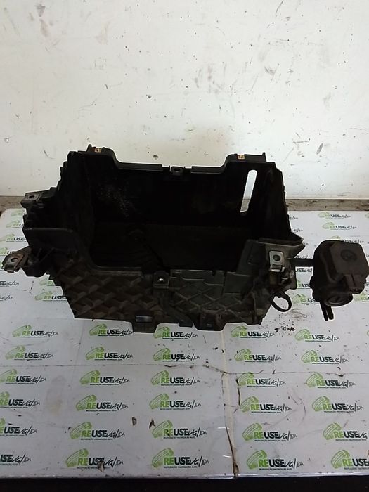 Caixa De Alujamento De Bateria Renault Megane Iii Hatchback (Bz0/1_)