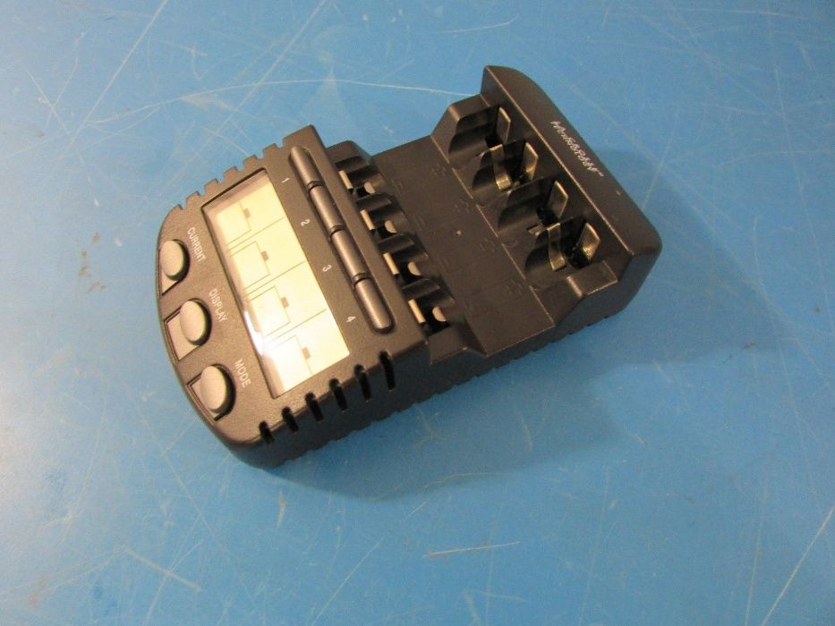 Зарядное устройство Techno Line BC700