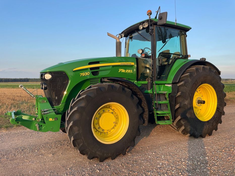 John Deere 7930