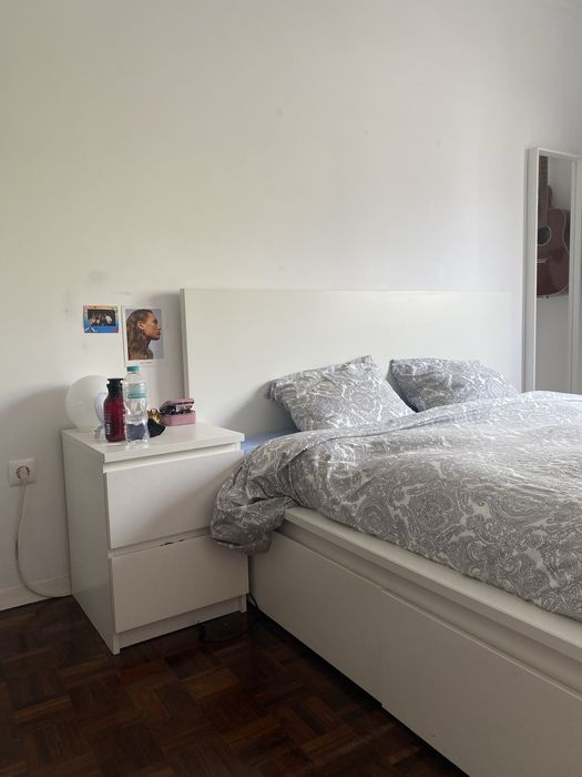 IKEA Cama 180x200 com Estrado e 4 Gavetas + Cómoda + Capa de Edredão