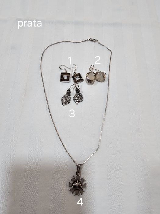 Pratas e pedras naturais