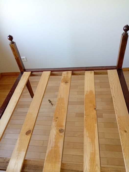 Cama D. Maria II com colchão novo