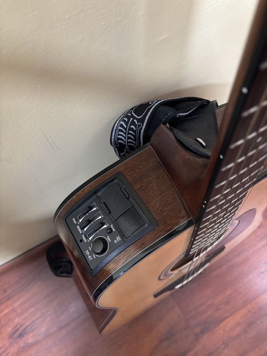 Gitara akustyczna TEKAMINE