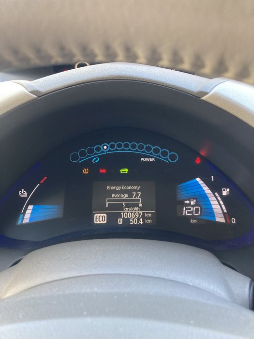 Продам Nissan Leaf