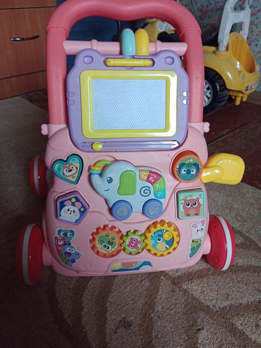 Ходунки-каталка.