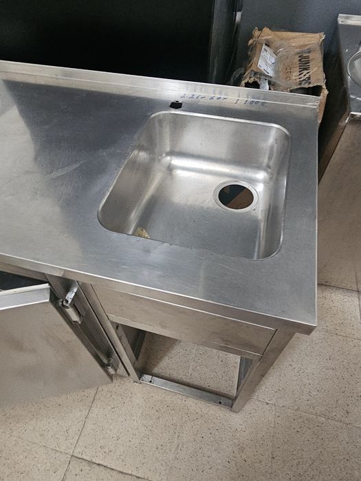 Bancada refrigerada com cubas