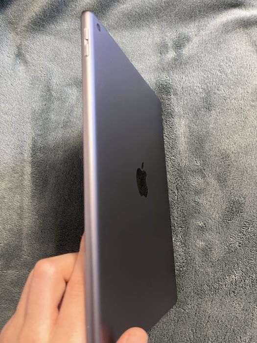 Ipad 8-го поколенния 2020 год в идеальном состоянии