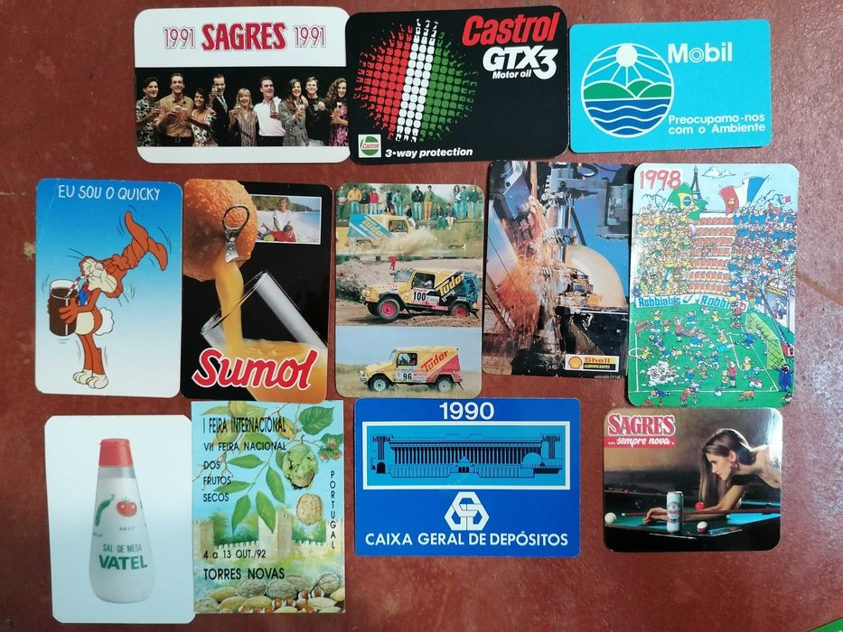 Vendo calendários variados para coleção