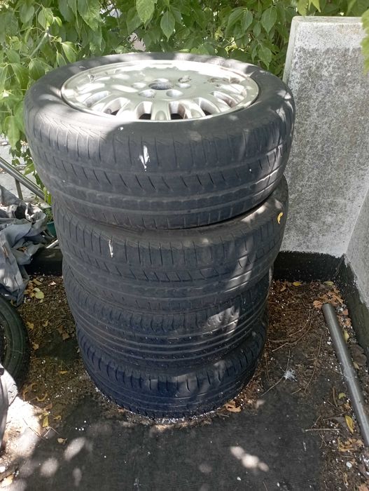 Jantes 5x100 com pneus em estado razoável