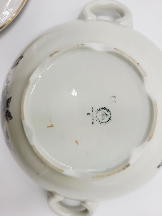 Stara, porcelanowa waza na zupę Chodzież