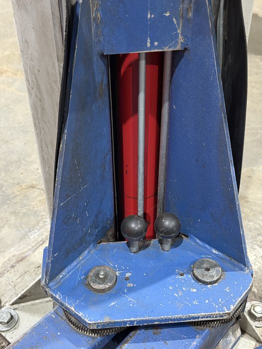 Гідравлічний підйомник 2.5 т для СТО Zippo