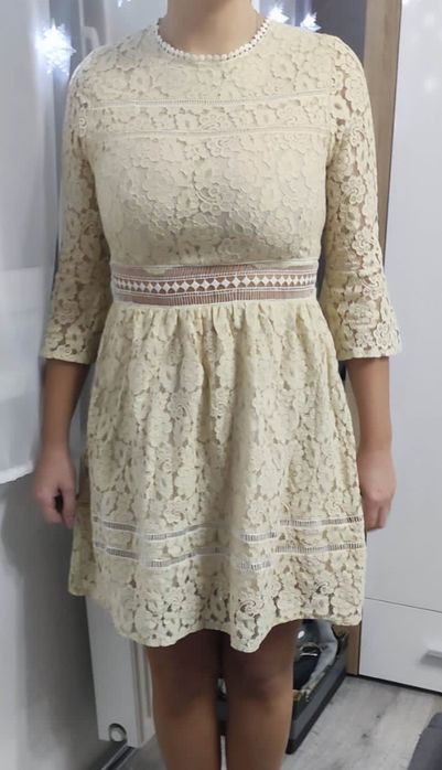 Koronkowa sukienka ażurowa ecru/beż
