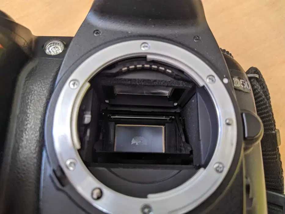 Дзеркальний фотоапарат Nikon D50 на запчастини або під ремонт