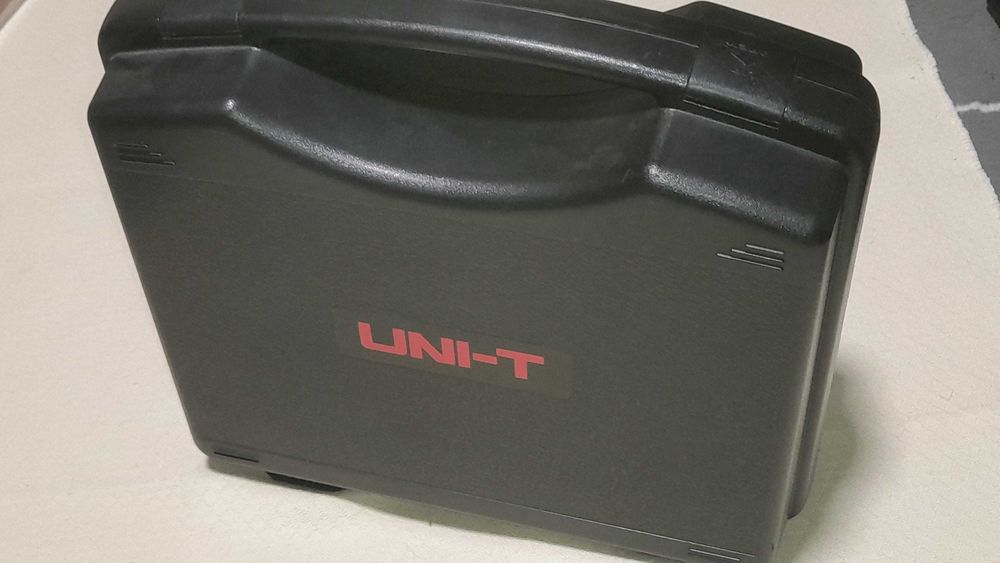 Medidor de Isolamento - UNI-T
