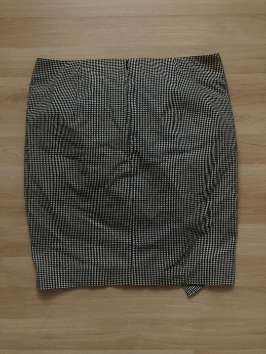 Spódnica mini w kratkę roz. M