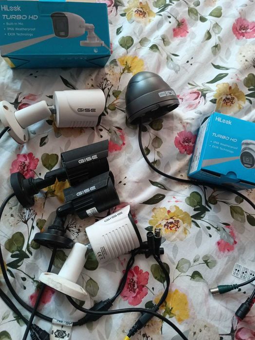 Kamery analogowe do monitoringu+ akcesoria do mantowania kamer