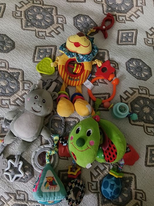 Підвісні іграшки