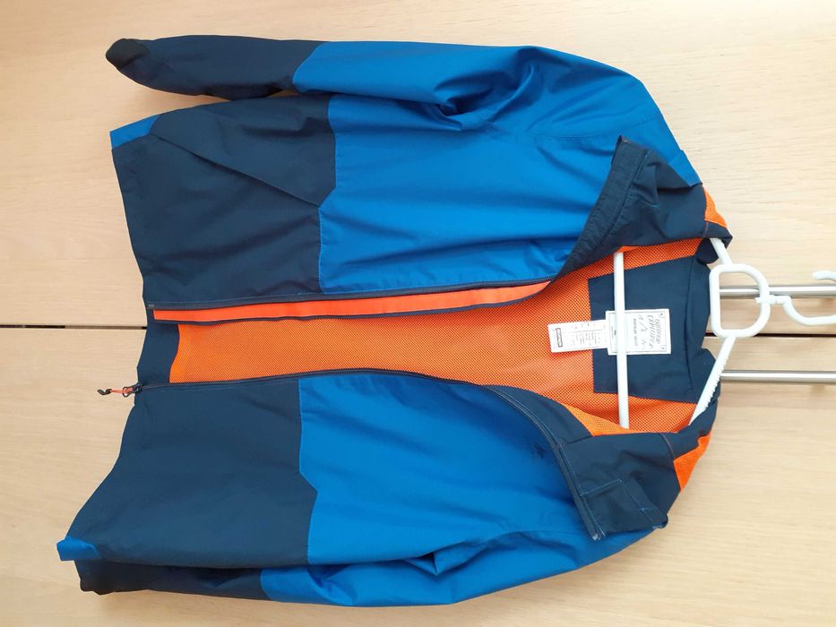 Kurtka przeciwdeszczowa DECATHLON rozm. 152/158