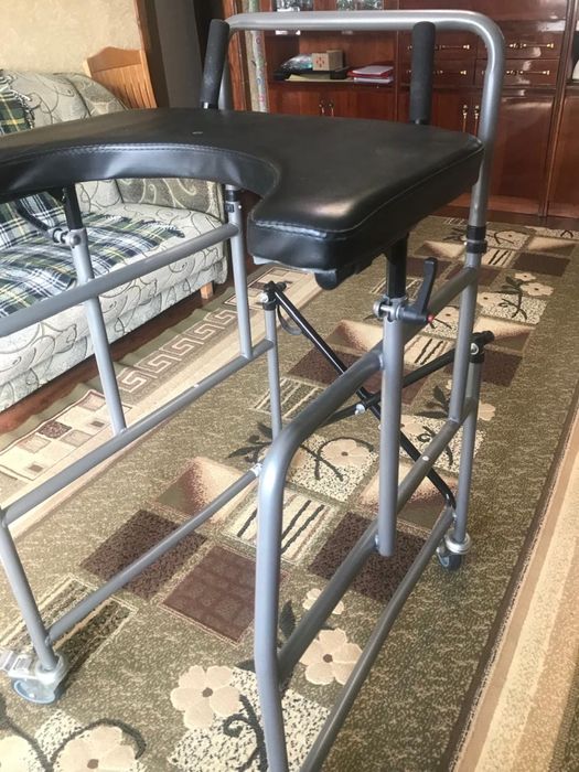 Ходунки медичні