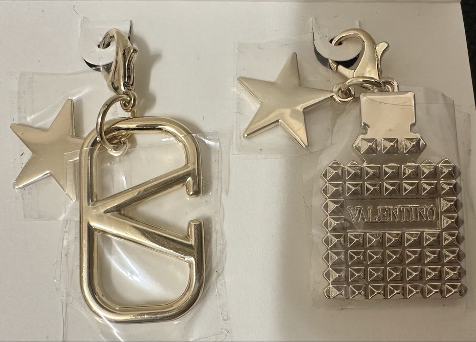 Valentino brelok charm zawieszka