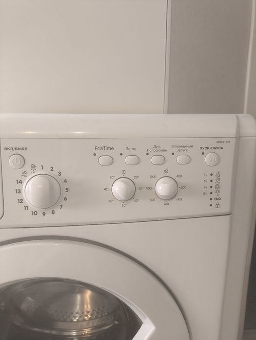 Продам Стиралку Indesit IWSC61051 рабочая