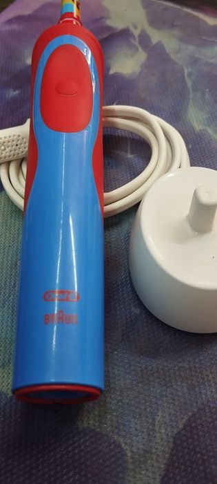 Зубна щітка електрична Орал-Б Д12.513К (Oral-B) тип 3709