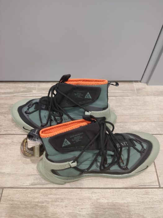 Чоботи Nike  р. 43-44