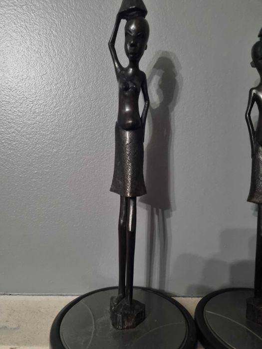 Estatuas de estilo africano