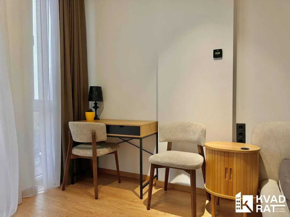 Продаж 2-кімнатної квартири з великою кухнею-студією