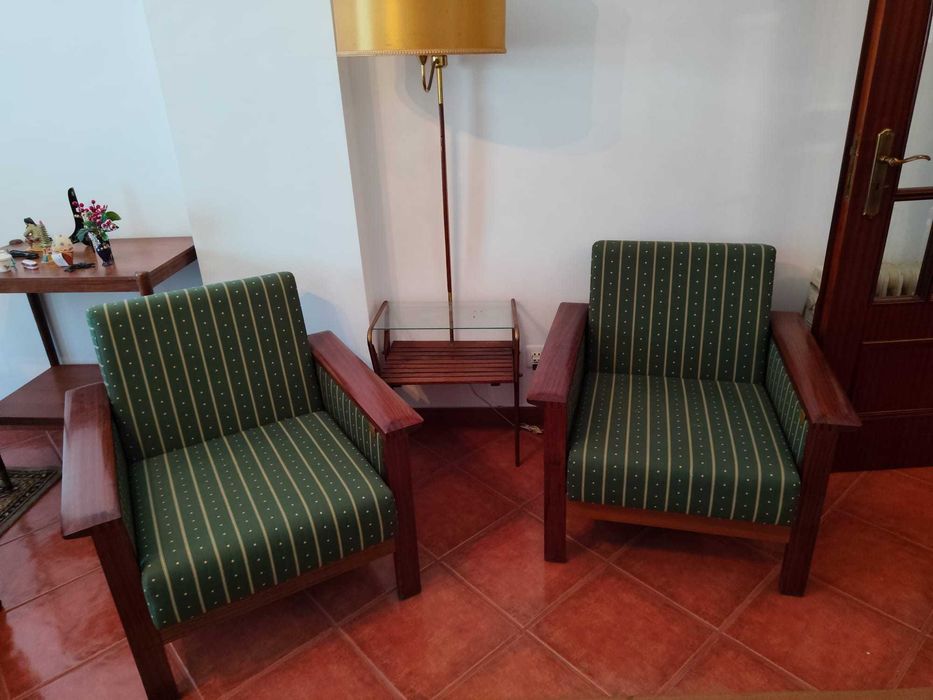 Conjunto de sofás (Cama e 2 individuais)
