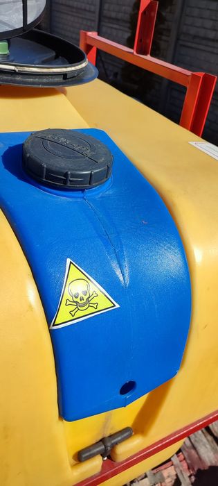 Оприскувач 800л  WIRAX 14метрів штанга. Навісний Оприскувач.