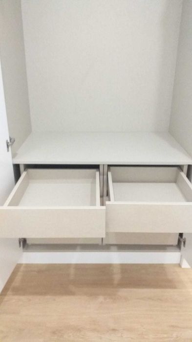 Roupeiros e Closets Sob Projeto e Medidas.