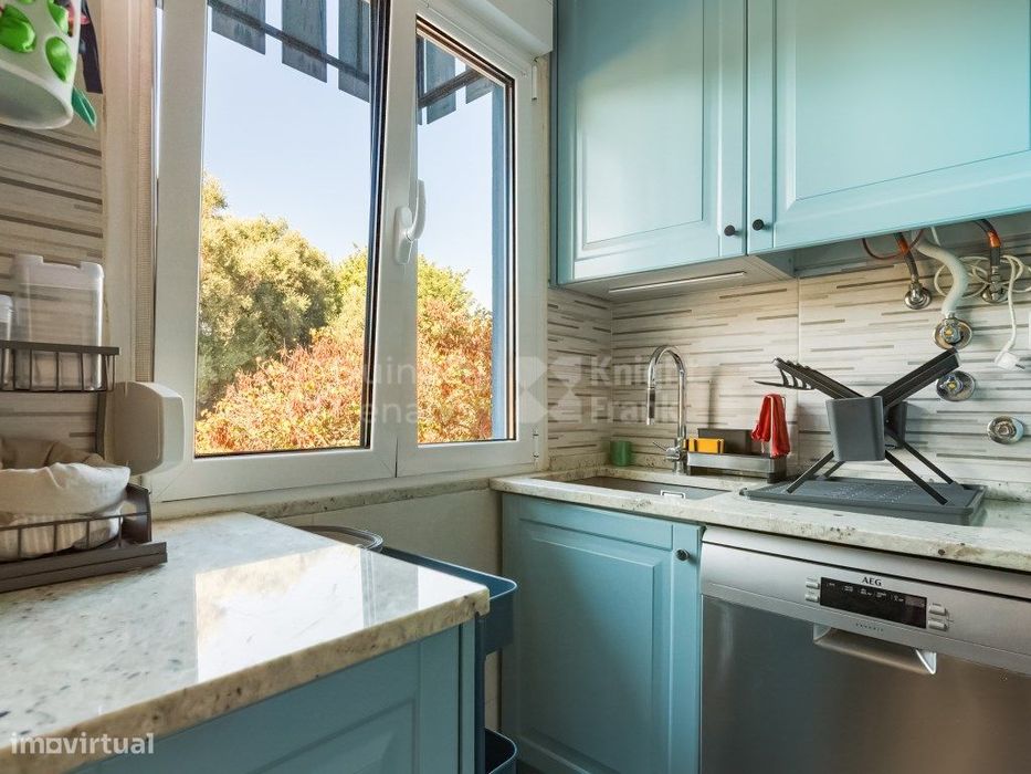 Apartamento T2+1 para arrendamento mobilado na Encarnação