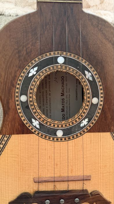 Cavaquinho feito a mão