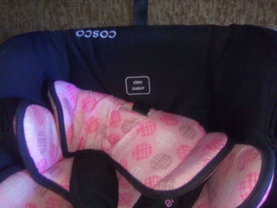 ovo e cadeira de carro criança