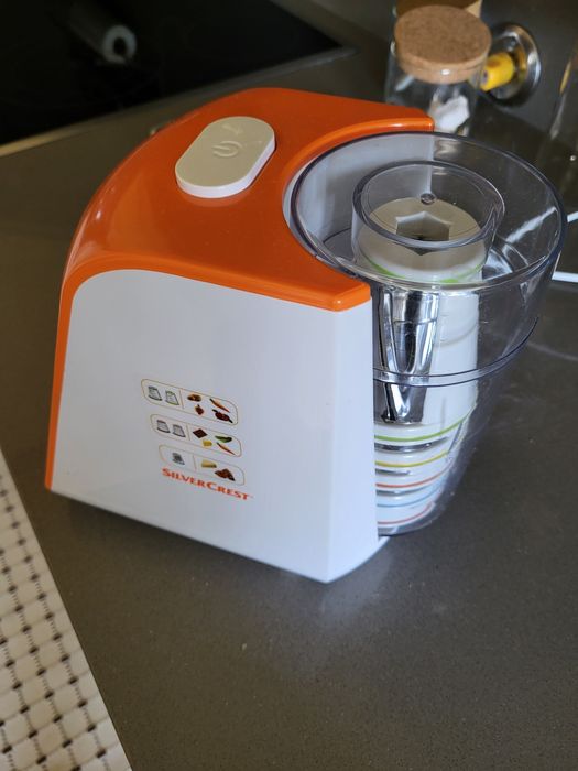 Ralador de vegetais eletrico