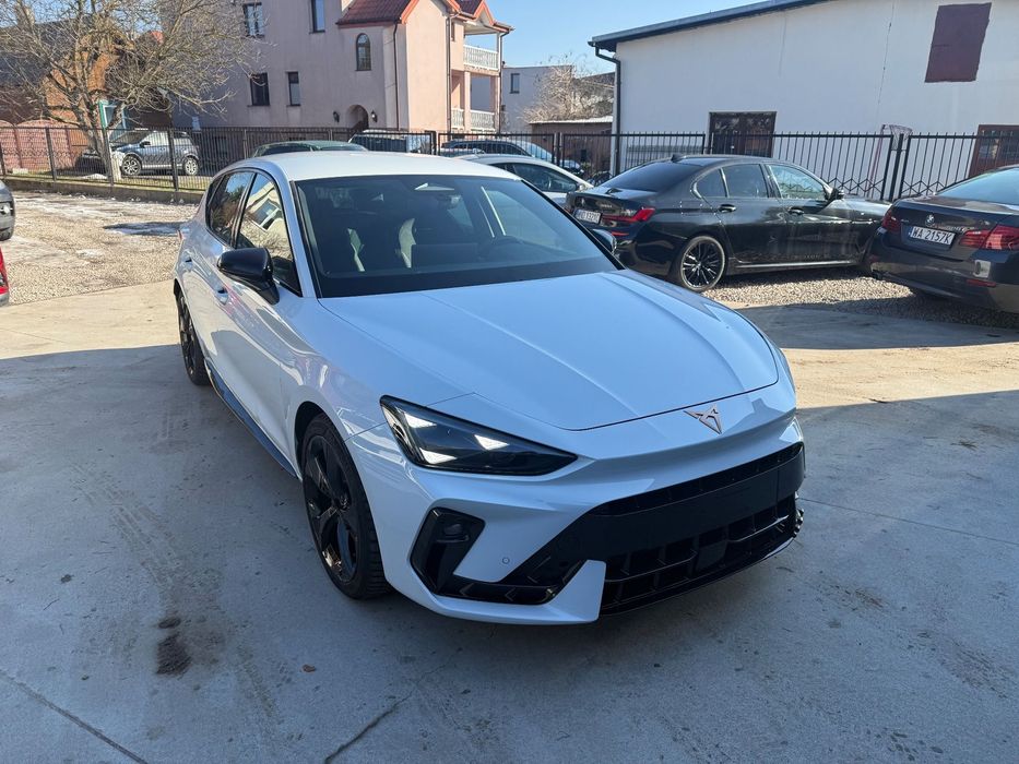 Cupra Leon 1.5 eTSI DSG, 2025r., 3 900 km FV VAT 23%