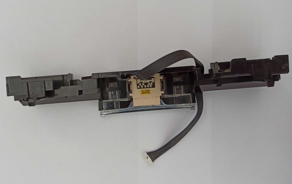 Кнопка включення, ІЧ приймач EBR78925201