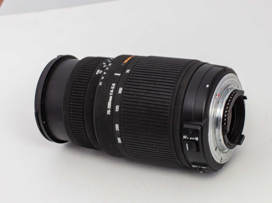 Objetiva 70-300mm (105-460mm em sensores Aps-c) AF Nikon